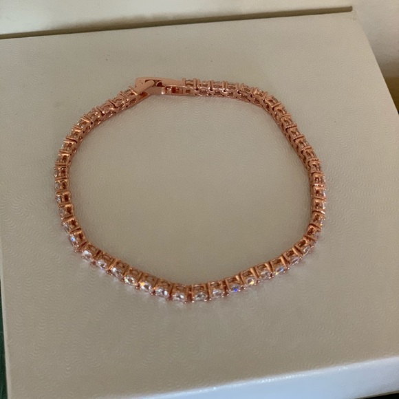 Rose gold dainty crystal bracelet - Picture 2 of 3